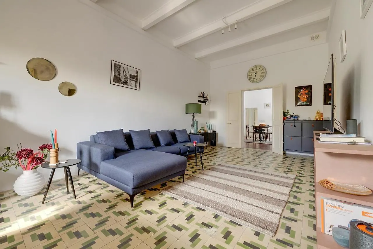 Stylish Apartment Steps From The Capital Il-Furjana