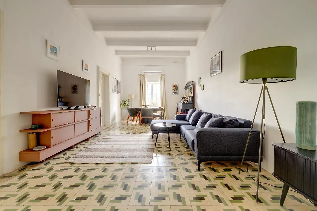 Stylish Apartment Steps From The Capital Il-Furjana 0*,  Malta
