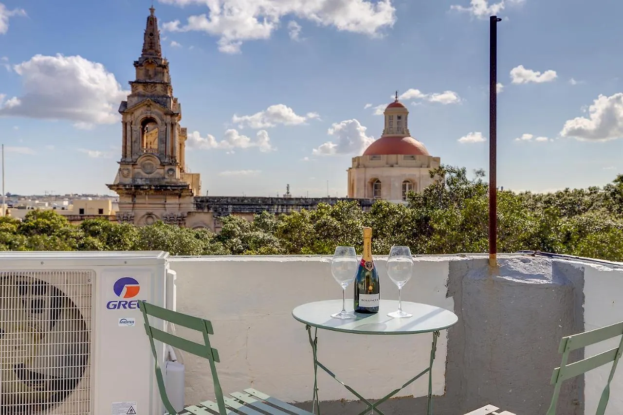 Stylish Apartment Steps From The Capital Il-Furjana