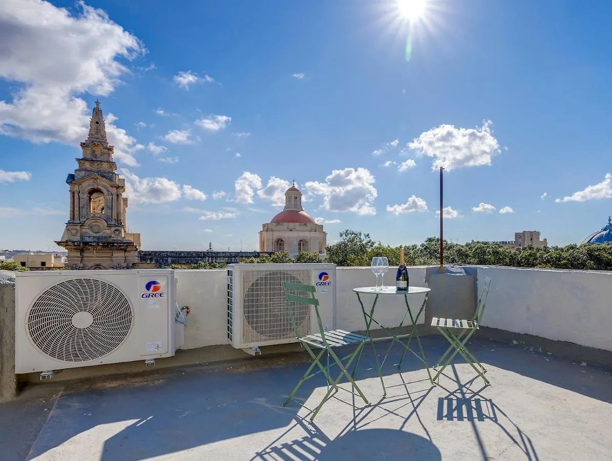 Stylish Apartment Steps From The Capital Il-Furjana