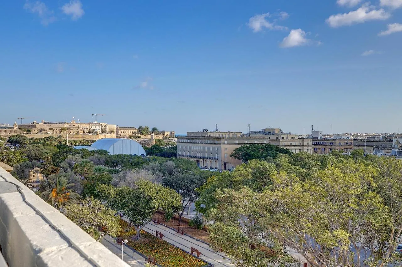 Stylish Apartment Steps From The Capital Il-Furjana