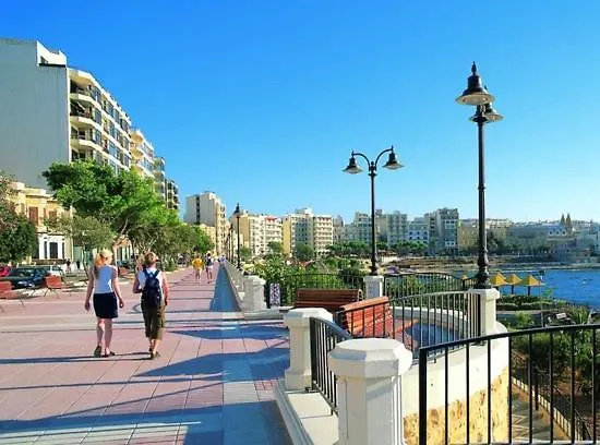 Stylish Apartment Steps From The Capital Il-Furjana