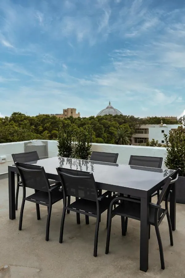 Stylish Apartment Steps From The Capital Il-Furjana