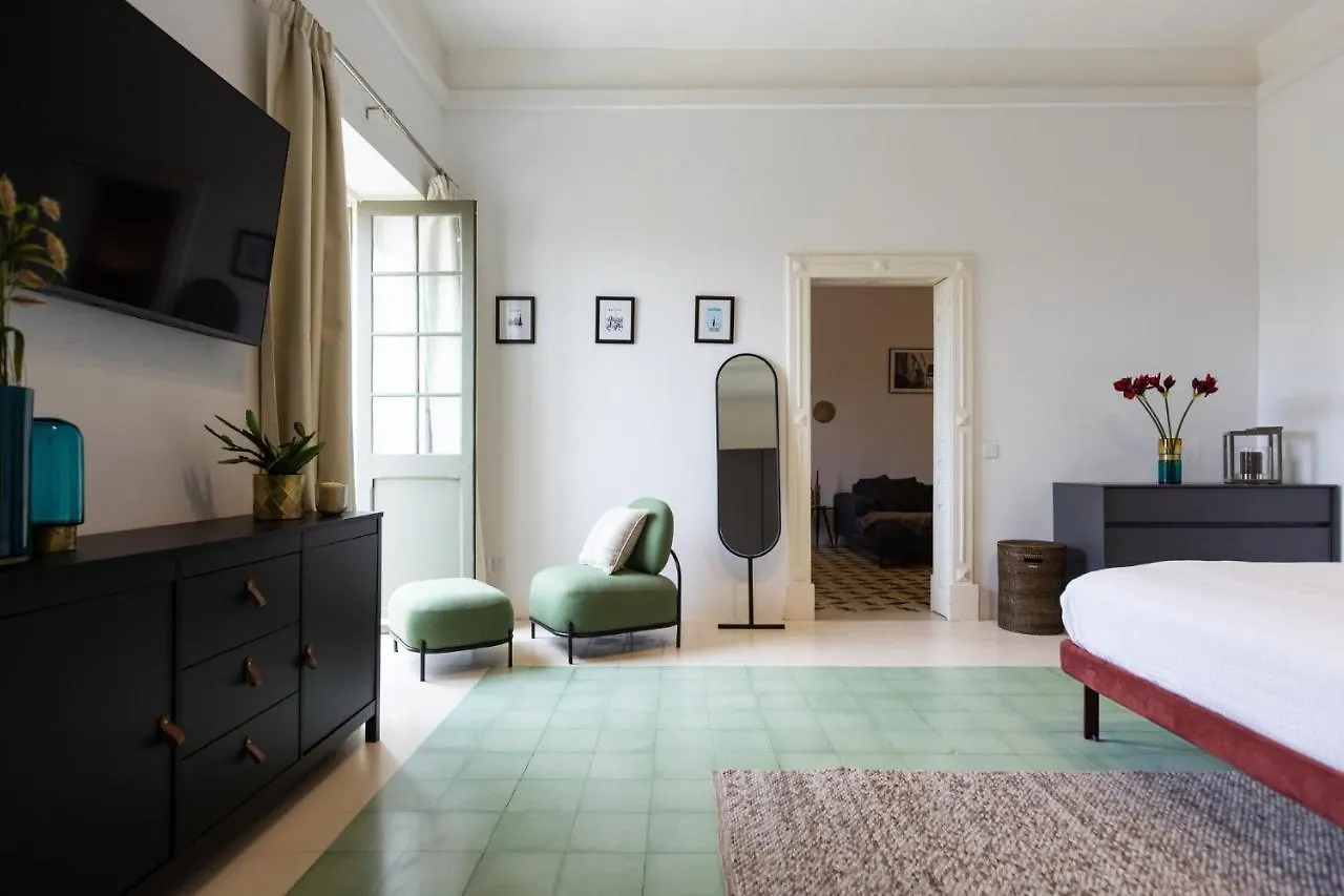 Stylish Apartment Steps From The Capital Il-Furjana 0*,