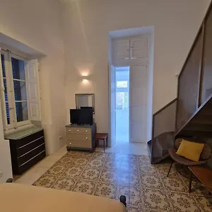 No 60, 2nd Floor, Centrally Located, Fully Equipped Apartment