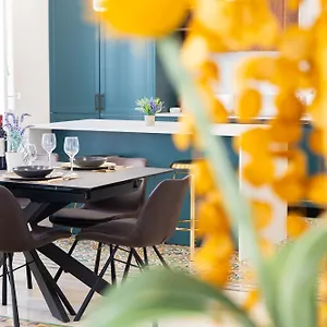 Florette Designer Finish In By Arcobnb Apartment