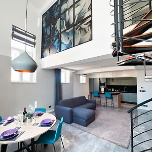 Florette 2br In By Arcobnb Apartment